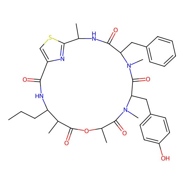 2D Structure of (2S,5S,8S,11S,14R,15R)-5-benzyl-8-[(4-hydroxyphenyl)methyl]-2,6,9,11,14-pentamethyl-15-propyl-12-oxa-20-thia-3,6,9,16,21-pentazabicyclo[16.2.1]henicosa-1(21),18-diene-4,7,10,13,17-pentone