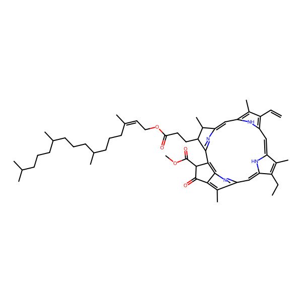 2D Structure of methyl (3R,21S,22S)-16-ethenyl-11-ethyl-12,17,21,26-tetramethyl-4-oxo-22-[3-oxo-3-[(E)-3,7,11,15-tetramethylhexadec-2-enoxy]propyl]-7,23,24,25-tetrazahexacyclo[18.2.1.15,8.110,13.115,18.02,6]hexacosa-1(23),2(6),5(26),7,9,11,13,15,17,19-decaene-3-carboxylate
